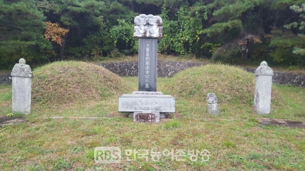 김일손 부친 남계공 김맹(1410∽1483)의 묘소 (경북 청도군  김일손 묘 위에 있다) (사진=심세곤)