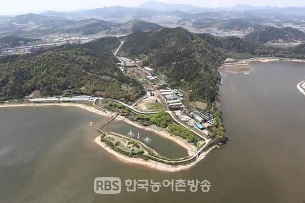 드론으로 촬영한 함평 자연생태공원·양서파충류생태공원(사진=함평군청)