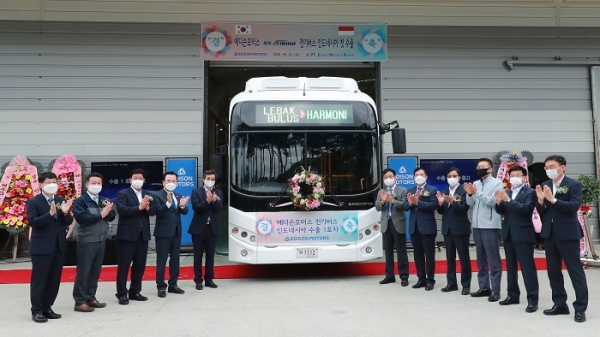 에디슨모터스 전기버스 인도네시아 수출(사진=함양군 제공)