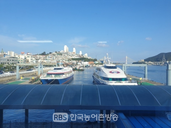 여수-거문항로 단기 대체 운항 여객선 ‘남해퀸호’전경(사진제공=여수시)