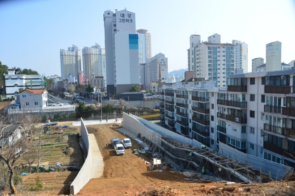 10호광장 주변~평거주공아파트 간 도시계획도로 공사현장 모습.
