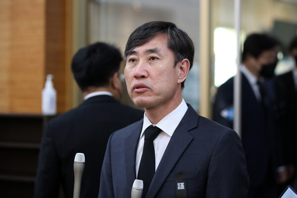 하태경 국민의힘 의원이 22일 오전 전남 목포 한 장례식장에서 엄수된 북한군에 피격돼 사망한 해양수산부 고 이대준 주무관의 영결식에 참석해 발언을 하고 있다. [뉴스1]