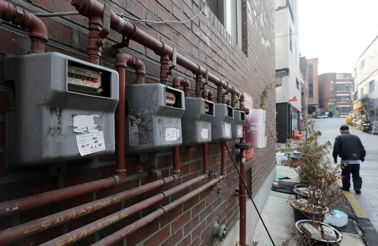 5일 서울 중구의 한 주택가에 설치돼 있는 가스계량기 [뉴스1]