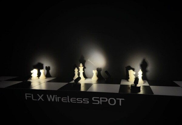 독일 프랑크푸르트에서 개최된 ‘2024 LIGHT & BUILDING’ 전시회에 설치된 KH필룩스 신제품 FLX 마이크로 트랙 시스템(FLX Micro Track System), FLX 마이크로 스폿 와이어리스(FLX Spot Wireless)/사진=KH그룹