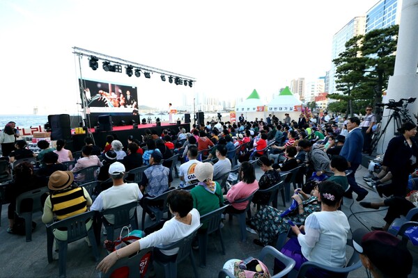 ​제1회 ‘알콜중독-마약 청정나라’ 홍보 캠페인 행사 사진 (사진제공=사단법인 한국알콜중독마약퇴치국민운동본부)​