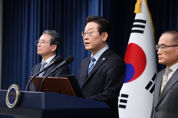 이재명 대통령이 14일 서울 용산 대통령실 청사에서 한·미 팩트시트 타결 결과를 발표하고 있다. [사진=뉴스1]